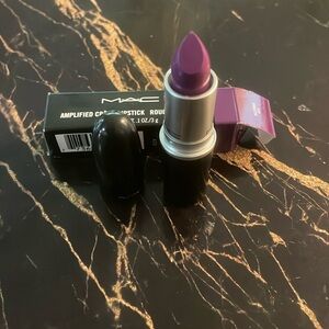 MAC AMPLIFIED CRÈME LIPSTICK- VIOLETTA